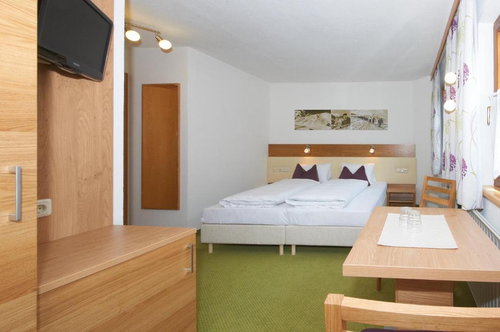 Haus Markus Strolz Sankt Anton am Arlberg Room photo